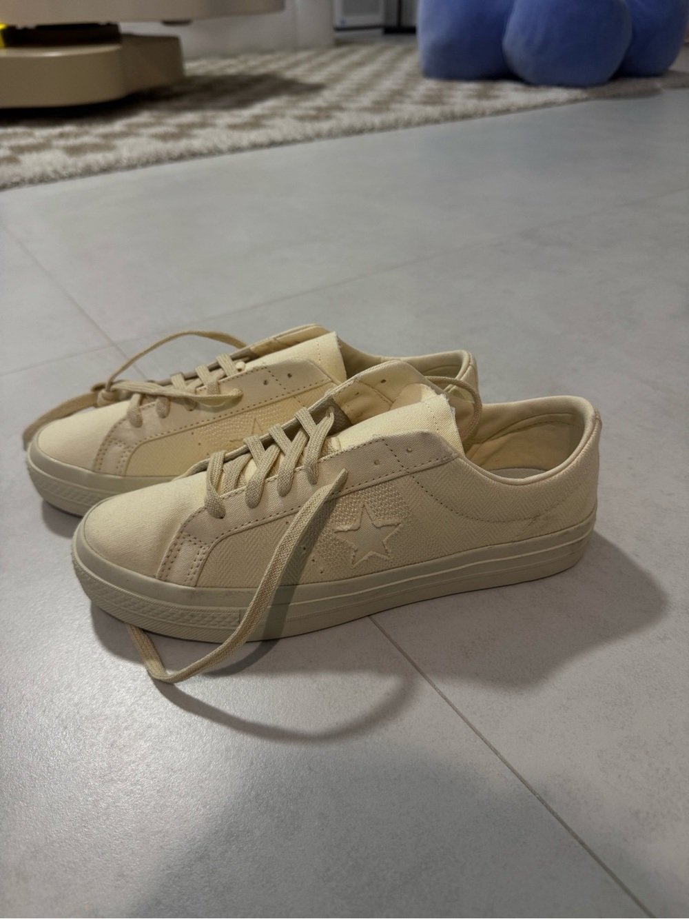 Converse Low-Top Sneakers - Beige/Cream